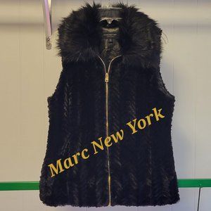 Andrew Marc women's black faux fur gold zipper sleeveless vest. Sz: M